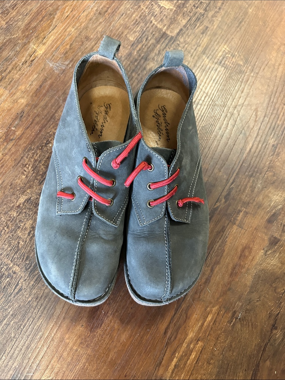 Gudrun Sjoden Gray Suede Chukka Boots with Red Laces